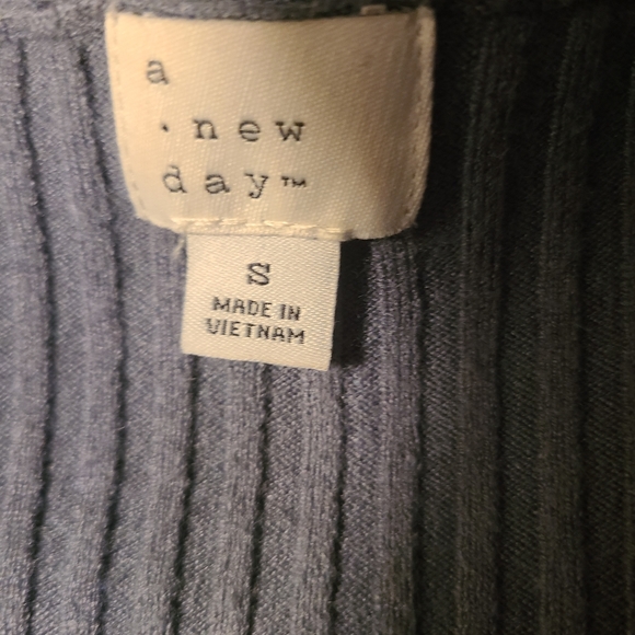 Cardigan - Picture 2 of 3